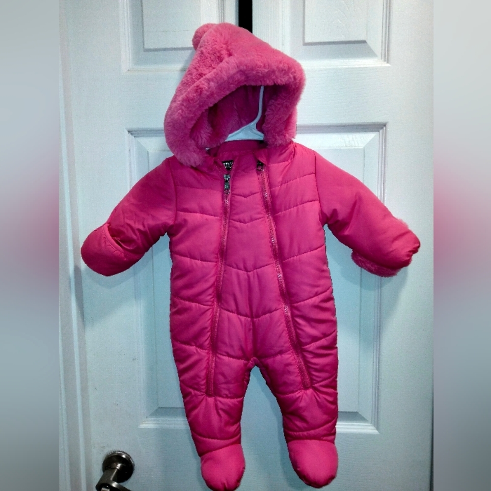 Steve Madden Snowsuit sz 6-9 mo